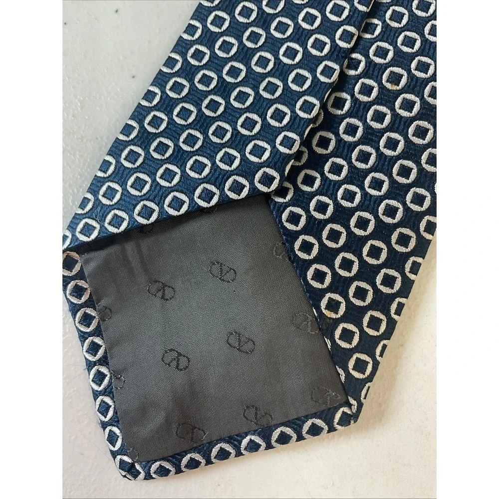 Vintage VALENTINO Cravatte Mens Tie Navy with Dots 100% Silk, Made In Italy EUC!